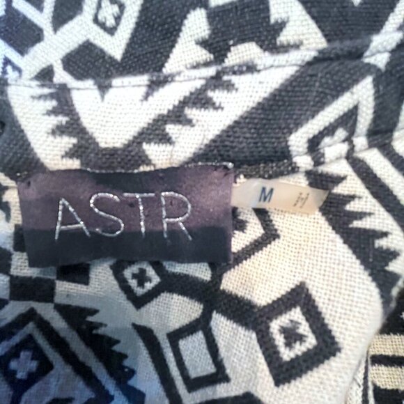 ASTR Tribal Southwestern Tapestry Embroidered Open Back Mini Dress - EUC -Size M - Picture 8 of 9